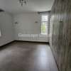 5 Bed House with En Suite in Rosslyn thumb 2