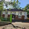 6 Bed House with En Suite at Rosslyn thumb 30