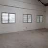 7,000 ft² Warehouse with Parking in Industrial Area thumb 3