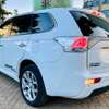 Mitsubishi Outlander 2016 model thumb 2