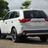 MITSUBISHI OUTLANDER thumb 3