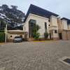 5 Bed House with En Suite in Lavington thumb 19