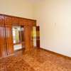 5 Bed Villa with En Suite in Riverside thumb 8