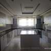 6 Bed Townhouse with Garden at Windy Ridge thumb 3