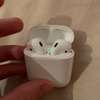 APPLE AirPods with Charging Case (2nd generation) thumb 2
