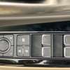 Lexus LX 570 thumb 10
