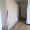 Lavishly furnished 3bedroomed apartment, all ensuite  dsq thumb 9