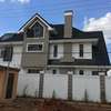 4 Bed Townhouse with En Suite at Membly thumb 4