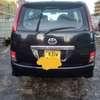 Toyota ISIS YEAR 2006. thumb 0