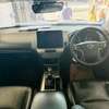 Nissan Xtrail Newshape pearl white thumb 4