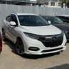 Honda vezel Hybrid white 2018 thumb 3