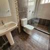 4 Bed House with En Suite in Rosslyn thumb 5
