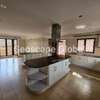 5 Bed House with En Suite in Gigiri thumb 13