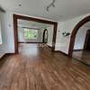 5 Bed House with En Suite in Rosslyn thumb 4