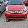 Toyota ISIS Red thumb 3
