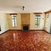 4 Bed House with En Suite in Rosslyn thumb 8
