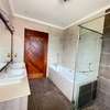 4 Bed Villa with En Suite in Lavington thumb 8