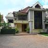 6 Bed Villa with En Suite in Lavington thumb 1