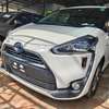 Toyota Sienta hybrid 2wd white thumb 9