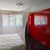 5 Bed House with En Suite at Lavington Green thumb 4