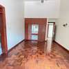 5 Bed Villa with En Suite in Lavington thumb 0