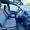 Toyota Noah sunroof thumb 4