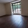 5 Bed Townhouse with En Suite in Rosslyn thumb 5