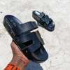 Men open shoe's thumb 6