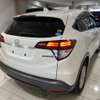 Honda Vezel hybrid white 2017 2wd thumb 10