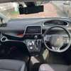 Toyota sienta hybrid thumb 8