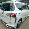 Toyota Sienta hybrid thumb 5
