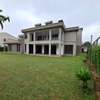 6 Bed Villa with En Suite in Lavington thumb 1