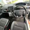 Toyota sienta hybrid thumb 3