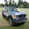 Toyota land cruiser pick up thumb 4
