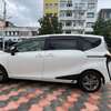 Toyota sienta hybrid thumb 2