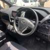 Toyota Noah hybrid 2018 2wd thumb 5