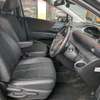 toyota sienta non hybrid thumb 3