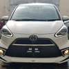 Toyota sienta pearl white thumb 5