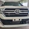Toyota landcruiser v8 thumb 5