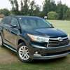 Toyota kluger newshape thumb 1