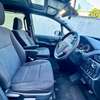 Toyota Noah sunroof thumb 5