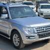 Mitsubishi pajero with sunroof thumb 8