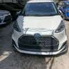 Toyota sienta hybrid thumb 1