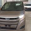 Toyota Noah hybrid Gold 2018 thumb 0