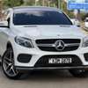 Mercedes benz thumb 3