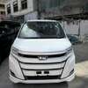Toyota Noah  pearl thumb 4