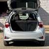 Toyota vitz thumb 4