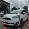 Toyota sienta hybrid thumb 4