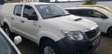 Hilux invisible white manual