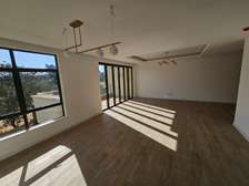 4 Bed House with En Suite in Rosslyn